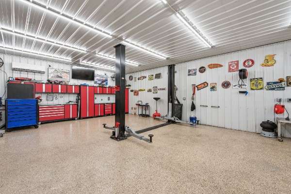 Full Size Image Perfectly Built Race inspired Home on 10 Acres For Sale - 6