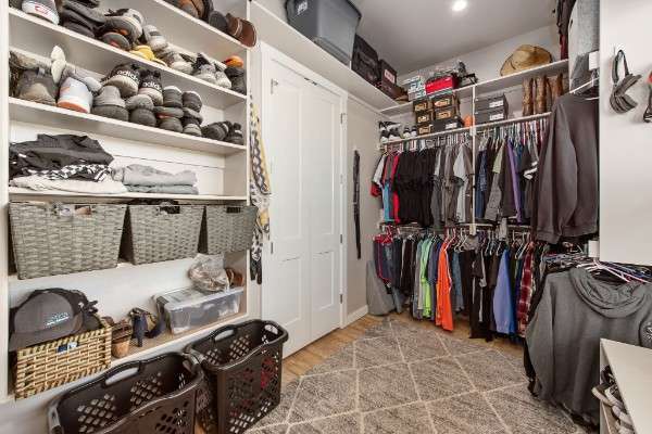 Full Size Image Perfectly Built Race inspired Home on 10 Acres For Sale - 19