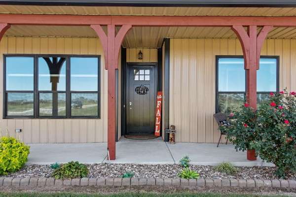 Full Size Image Perfectly Built Race inspired Home on 10 Acres For Sale - 3