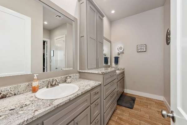 Full Size Image Perfectly Built Race inspired Home on 10 Acres For Sale - 14